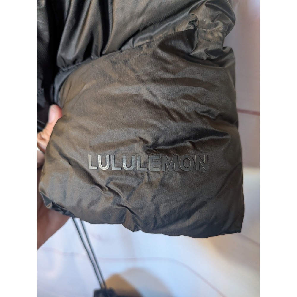 448$ Lululemon Featherweight 900Down-Fill Puffer Jacket Size L-Color Black-BNWT. - Picture 14 of 16